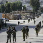 Αξιωματούχος: Ισραήλ και Χαμάς εξέφρασαν ανησυχίες για τους καταλόγους εκείνων που πρόκειται να απελευθερωθούν τη Δευτέρα