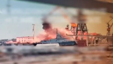 Βίντεο ντοκουμέντο: Ουκρανικός πύραυλος χτυπά ρωσικό πλοίο στην Κριμαία