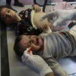 Γιατροί Χωρίς Σύνορα: Ανελέητοι βομβαρδισμοί στα νοσοκομεία της Γάζας – Πεθαίνουν μωρά και ασθενείς- Δραματικές εκκλήσεις