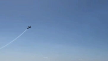 Εντυπωσιακές εικόνες από την αεροπορική επίδειξη στον Φλοίσβο (Βίντεο)