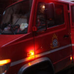Επεισόδια στον Ασπρόπυργο: Ρομά πέταξαν πέτρες σε πυροσβεστικό όχημα - Τραυματίστηκε ελαφρά πυροσβέστης