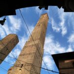 Ιταλία: Κίνδυνος κατάρρευσης πύργου στο κέντρο της Μπολόνιας