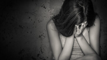 Ξέσπασε η μητέρα 12χρονης θύμα βιασμού στην Κρήτη – «Τρέχει στις κλινικές, μου λένε να βρούμε πολιτικό μέσο»