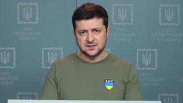 Ο Ζελένσκι πιέζει για περισσότερη αμερικανική βοήθεια και προσκαλεί τον Τραμπ στην Ουκρανία