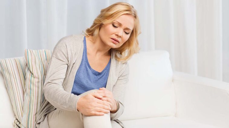 Οστεοαρθρίτιδα: Η βιταμίνη – κλειδί για τον πόνο στα γόνατα