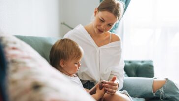 Πώς το κινητό σου επηρεάζει τη γλωσσική ανάπτυξη του παιδιού