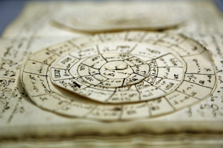 Τι κρύβεται πίσω από το ενδιαφέρον μας για την αστρολογία