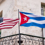 Αμερικανός πρώην πρεσβευτής κατηγορείται για κατασκοπεία υπέρ της Κούβας