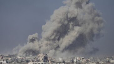 Γάζα: Συνεχίζονται οι αεροπορικοί βομβαρδισμοί και οι σφοδρές μάχες – Συνεδριάζει την Τρίτη η Γ.Σ. του ΟΗΕ