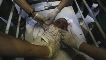 Η ζωή νικά τον θάνατο στα συντρίμμια του πολέμου: Παλαιστίνια γέννησε τετράδυμα στην Λωρίδα της Γάζας
