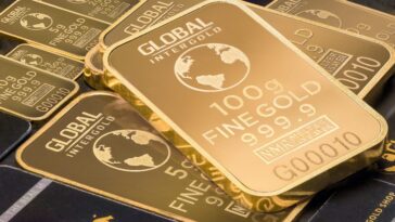 Η τιμή του χρυσού έσπασε ιστορικό ρεκόρ – Ξεπέρασε τα 2.100 δολάρια ανά ουγγιά