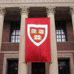 ΗΠΑ: Πιέσεις και στο Χάρβαρντ και στο ΜΙΤ, μετά την παραίτηση της πρυτάνεως του UPenn μετά τις επικρίσεις περί αντισημιτισμού