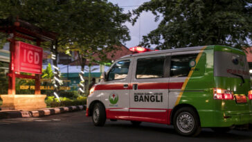 Ινδονησία: Δώδεκα νεκροί και επτά τραυματίες από την ανατροπή λεωφορείου στη Δυτική Ιάβα