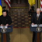 Κοινή Συνέντευξη τύπου Μπάιντεν – Ζελένσκι: «Δεν θα γυρίσουμε την πλάτη μας στην Ουκρανία»