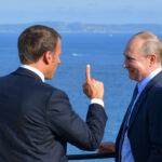 Μακρόν: «Δεν έχω αλλάξει αριθμό τηλεφώνου», απαντά στον Πούτιν