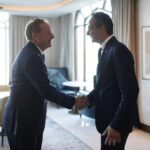 Ντουμπάι: Συνάντηση του Κ. Μητσοτάκη με τον Πρόεδρο της Microsoft – Η επένδυση για το Data Center της εταιρείας στην Ελλάδα στο επίκεντρο