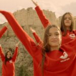 Ο Ελληνικός Ερυθρός Σταυρός τιμά την Παγκόσμια Ημέρα Εθελοντισμού με το τραγούδι: «It’s Giving Time»