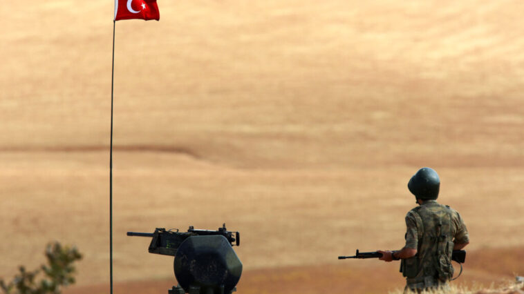 «Οι αχρείοι θα πληρώσουν»: Ο Ερντογάν άνοιξε και πάλι μέτωπο με το PKK σε Ιράκ και Συρία