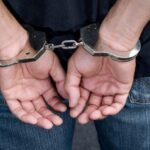Παράνομο παρασκευαστήριο αλκοολούχων ποτών εντοπίστηκε στο Γκάζι – Δύο συλλήψεις, αναζητούνται ακόμη 4 άτομα