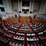 Παρέμβαση Μπακογιάννη στη Βουλή για τεκνοθεσία ομόφυλων ζευγαριών και μετανάστες