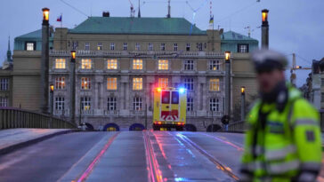 Πράγα: Το κίνητρο του δράστη αναζητούν οι αρχές - «Περνούσε από κάθε αίθουσα για να δει αν υπήρχαν και άλλοι να πυροβολήσει»