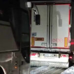 Τεράστια ταλαιπωρία για 100 Ελληνες εκδρομείς - Εχουν εγκλωβιστεί εν μέσω χιονοθύελλας σε αυτοκινητόδρομο της Τσεχίας (βίντεο)