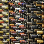 Υποχρεωτική μέσα στην ΕΕ η αναγραφή της σύνθεσης του οίνου στην ετικέτα ή σε κώδικα QR