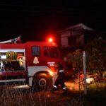 Φωτιά σε μονοκατοικία στην Παιανία: Απεγκλωβίστηκε ηλικιωμένη με εγκαύματα