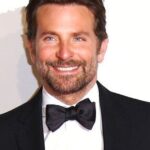 Bradley Cooper: Η βόλτα με την Gigi Hadid φορώντας πανάκριβο σκούφο