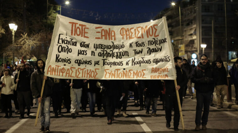 Spiegel: Το παράδειγμα της Ελλάδας κατά της ακροδεξιάς