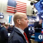 Wall Street: Μεικτά πρόσημα στους δείκτες – Κερδοφόρα η εβδομάδα