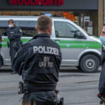 Απίστευτη ιστορία στη Γερμανία: Δικάζεται γυναίκα που φέρεται να δολοφόνησε τη... σωσία της - Δείτε γιατί το έκανε