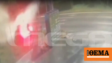 Βίντεο: Η στιγμή που όχημα πέφτει σε βενζινάδικο στη Βούλα - Το άφησαν κι έφυγαν με τα πόδια