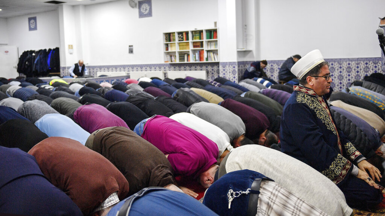 Γερμανία: Μουσουλμάνοι μαθητές φέρονται να ζήτησαν επιβολή της Σαρία στο σχολείο τους στη Βόρεια Ρηνανία-Βεστφαλία
