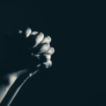 Γιατί ο Θεός αργεί να ακούσει τις προσευχές μας;