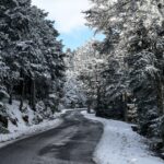 Διακοπή κυκλοφορία στην Πάρνηθα, στο ύψος του τελεφερίκ, λόγω χιονόπτωσης
