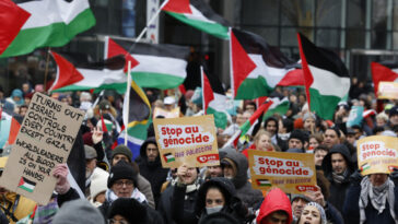 «Δικαιοσύνη στην Παλαιστίνη» - Διαδήλωση στις Βρυξέλλες για τον τερματισμό του πολέμου στη Γάζα