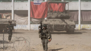 Η Γαλλία «καταδικάζει» τα πυρά εναντίον εγκατάστασης του ΟΗΕ και καλεί το Ισραήλ να «τηρεί το διεθνές δίκαιο»