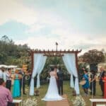 Η αντίδραση μίας νύφης όταν τα πεθερικά της έφεραν ακάλεστο κόσμο στον γάμο της έγινε viral