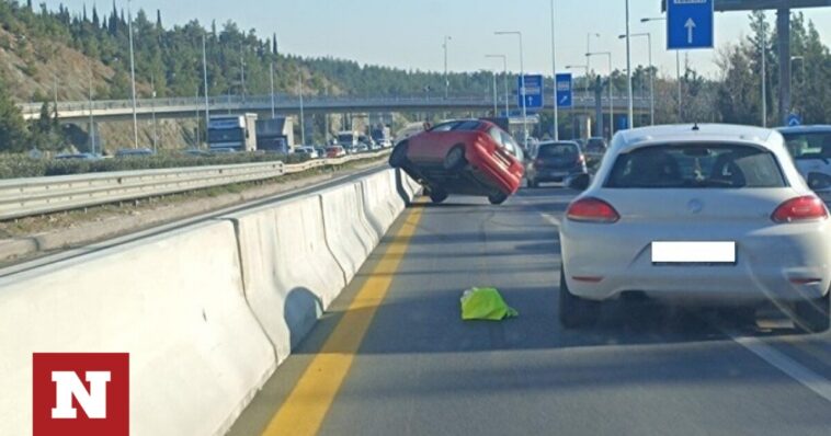 Θεσσαλονίκη: Αυτοκίνητο εξετράπη της πορείας του και «καβάλησε» το στηθαίο