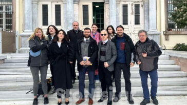 Λέσβος: Αθώα η Σάρα Μαρντίνι και οι άλλοι 15 ακτιβιστές που κατηγορούνταν για κατασκοπεία