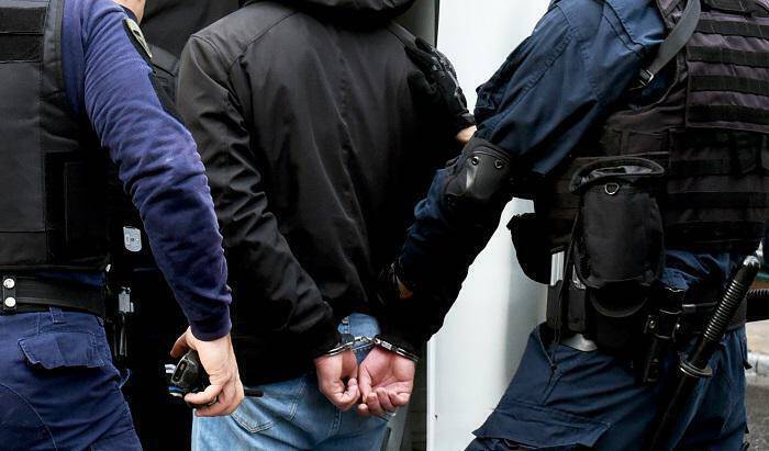 Μενίδι: Δύο συλλήψεις ανηλίκων για ξυλοδαρμό συνομήλικού τους και παράβαση νομοθεσίας προσωπικών δεδομένων