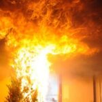 Ουαλία: Μεγάλη πυρκαγιά σε βιομηχανικό πάρκο - Ακούγονται εκρήξεις