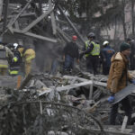 Συντρίμμια drone της Ρωσίας προκάλεσαν πυρκαγιά στην πρωτεύουσα της Ουκρανίας