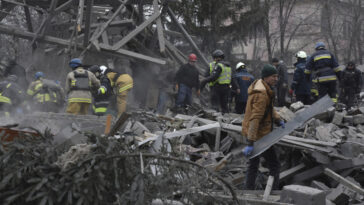 Συντρίμμια drone της Ρωσίας προκάλεσαν πυρκαγιά στην πρωτεύουσα της Ουκρανίας