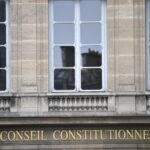 Το Συνταγματικό Συμβούλιο της Γαλλίας απέρριψε σημαντικά άρθρα του νέου αντιμεταναστευτικού νόμου