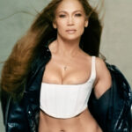 Jennifer Lopez: «Τσέπωσε» 5 εκατ. δολάρια για να τραγουδήσει στο Ντουμπάι – Την «κράζουν» οι ΛΟΑΤΚΙ+ θαυμαστές της