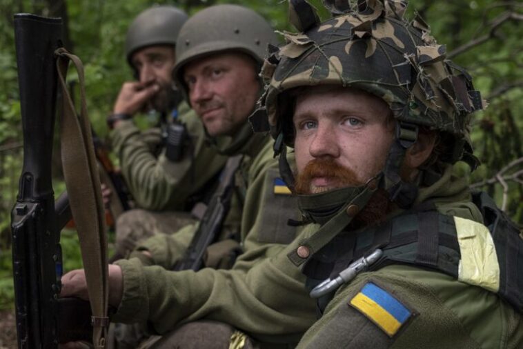 Επικεφαλής του ουκρανικού στρατού: Το Κίεβο πρέπει να προετοιμαστεί για το ενδεχόμενο να μειωθεί η δυτική βοήθεια
