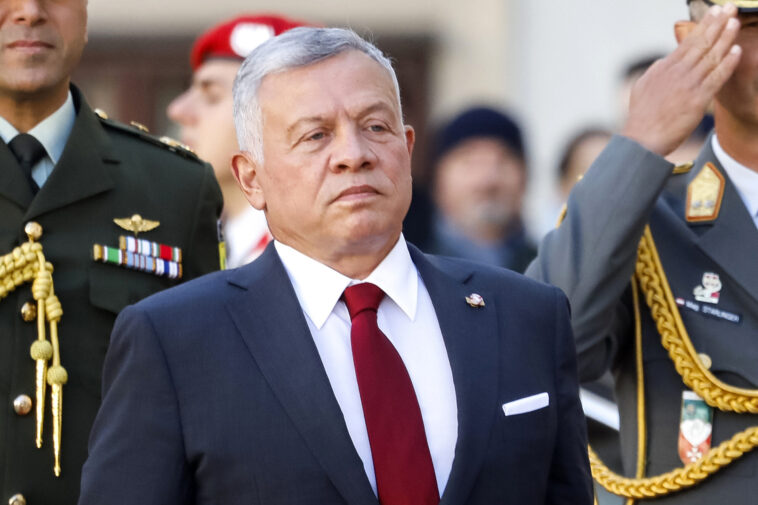 Ιορδανία: Ο βασιλιάς Αμπντάλα συμμετέχει σε αποστολή ρίψης ανθρωπιστικής βοήθειας από αέρος στη Γάζα