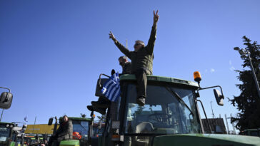 Κλιμακώνουν οι αγρότες: Την Tρίτη στην Αθήνα με τρακτέρ, κλείνουν δρόμους, τελωνεία και λιμάνια – Το μήνυμα της κυβέρνησης